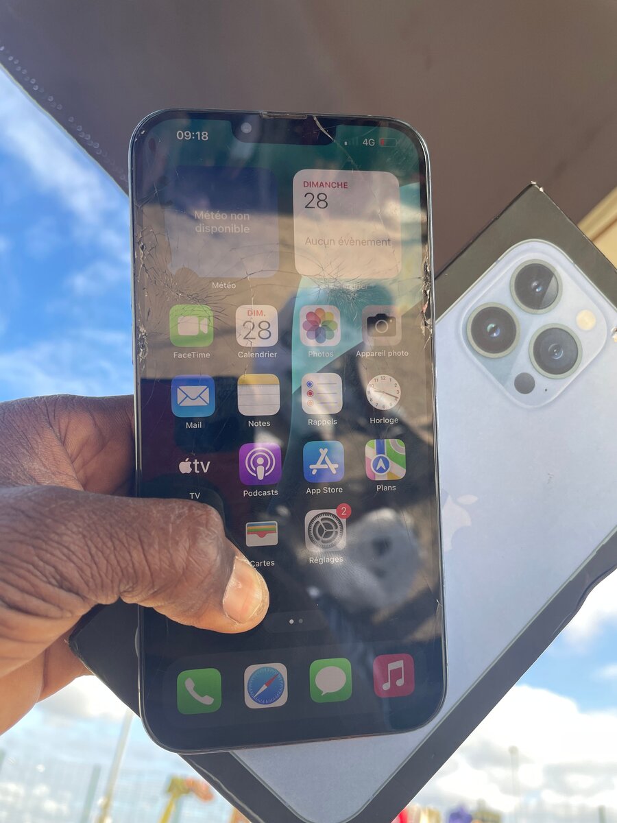 13 pro max  128giga tout passe