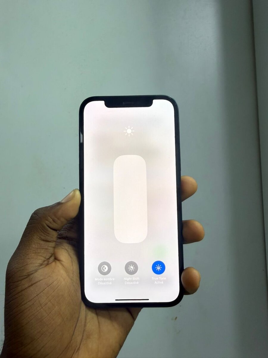 iPhone 11 Noir 64 Go
