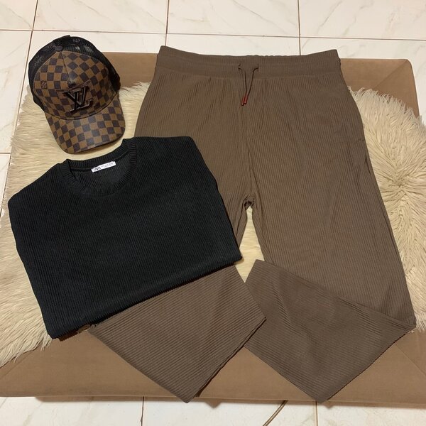 Echo Tshirt, long sweatpants and cap