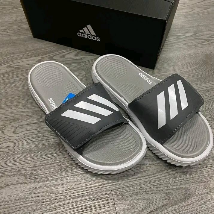 Claquette adidas