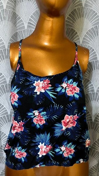 Haut à bretelles fleuri