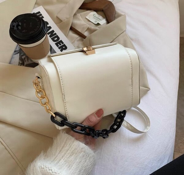 Sac à main élégant chaîne