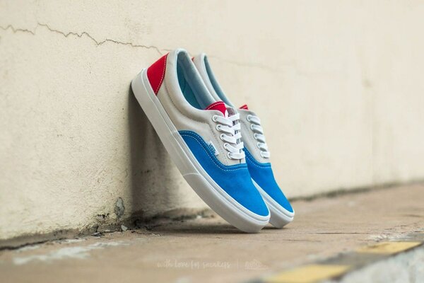 VANS Authentic