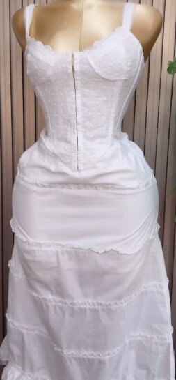 Two piece corset set!the steel bone will keep your waist snatched!