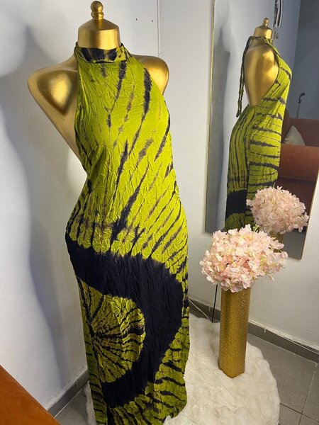 Robe dempé dos nue