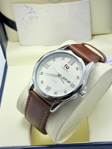 Montre élégante homme cuir