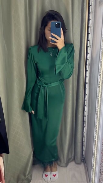 Зелёное платье