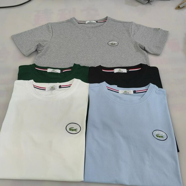 T-shirts de marque tendance