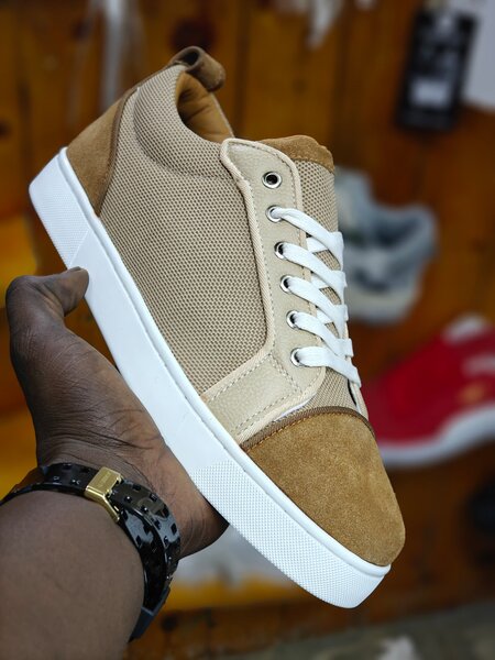 Sneakers élégantes en daim