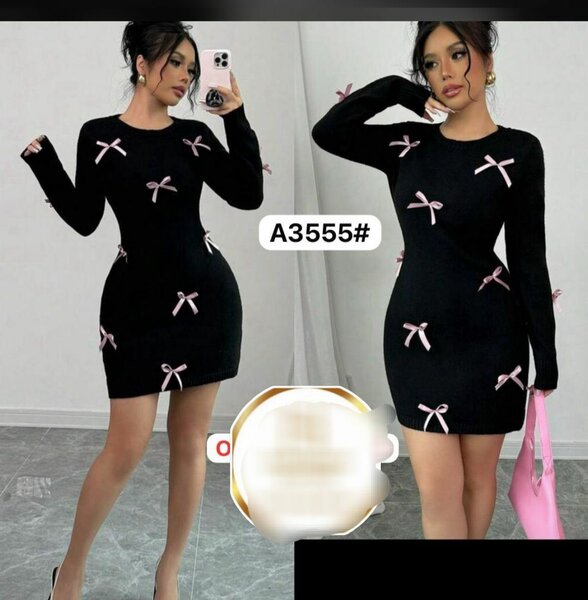 Robe Noire avec Nœuds Roses