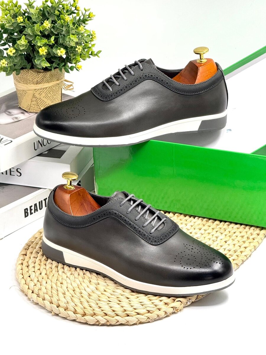 HUGO BOSS GREY AND WHITE