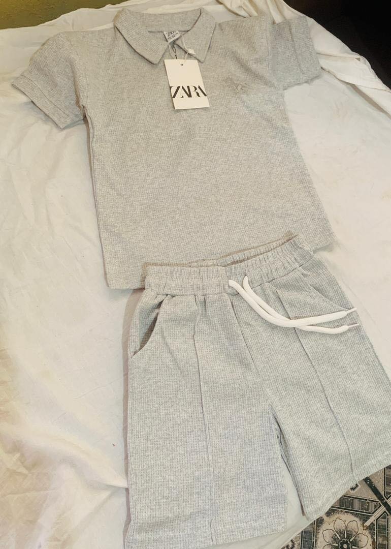 2 piece polo branded Zara boys outfit in gray, red, mustard