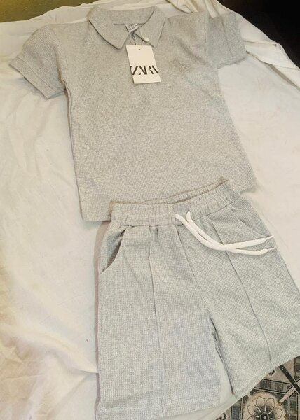 2 piece polo branded Zara boys outfit in gray, red, mustard