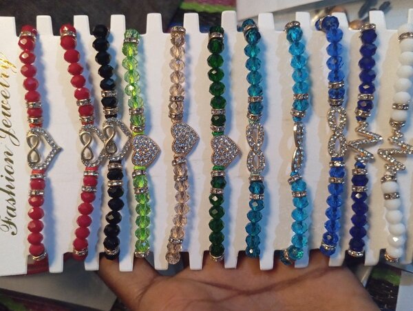 Bracelets en perles colorées