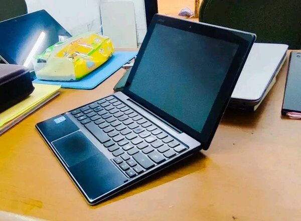 Lenovo Tablette Hybride Performante