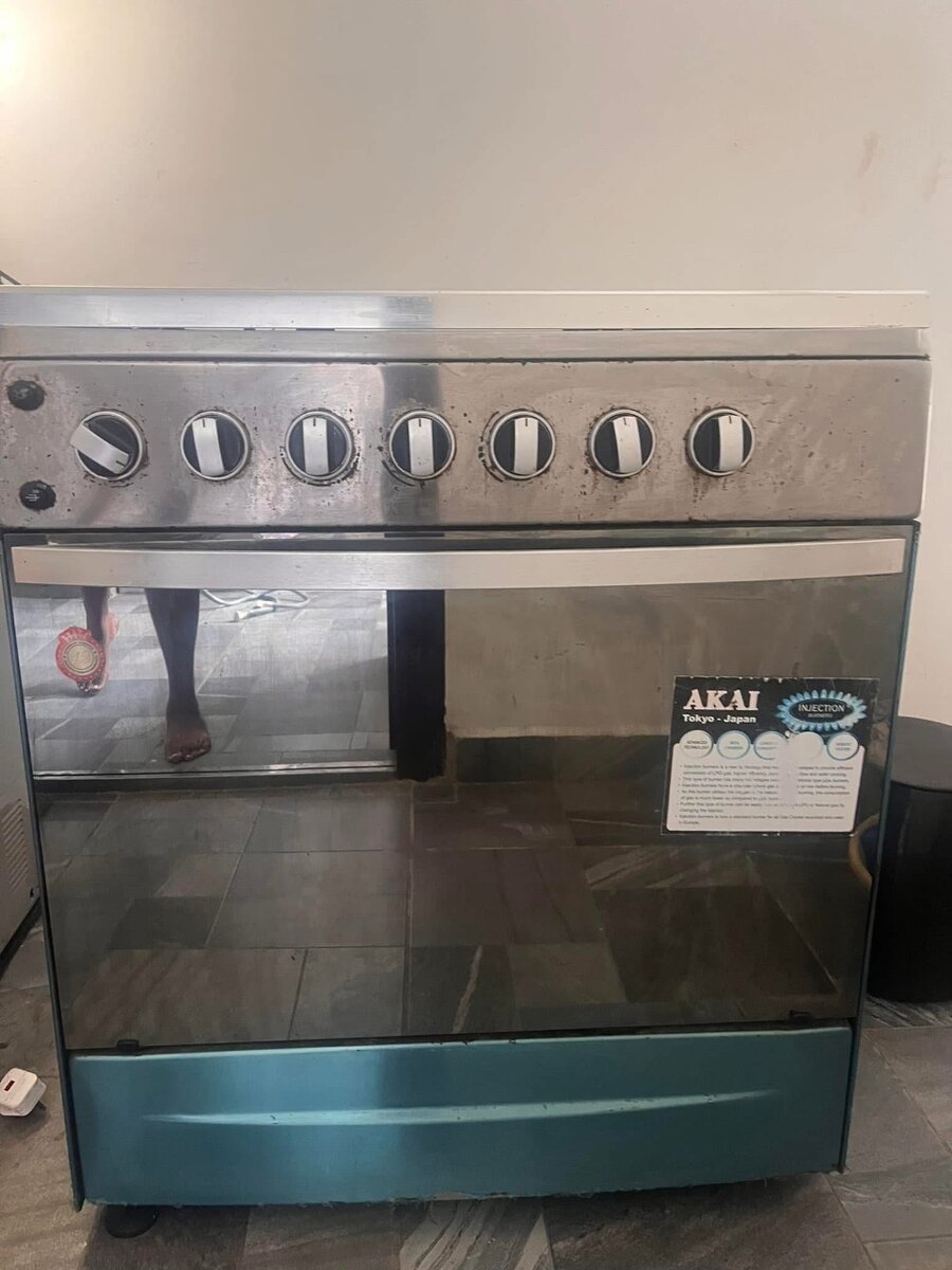 Akai 5 burner Gas and Electric