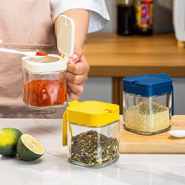 Set de boîtes à épices avec cuillères