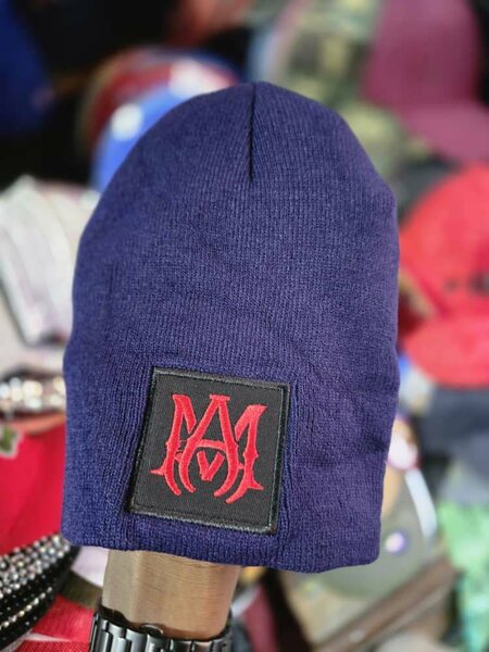 Bonnet en laine avec logo stylisé