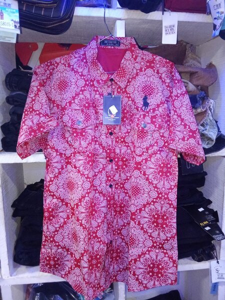 Chemise homme motifs rouges