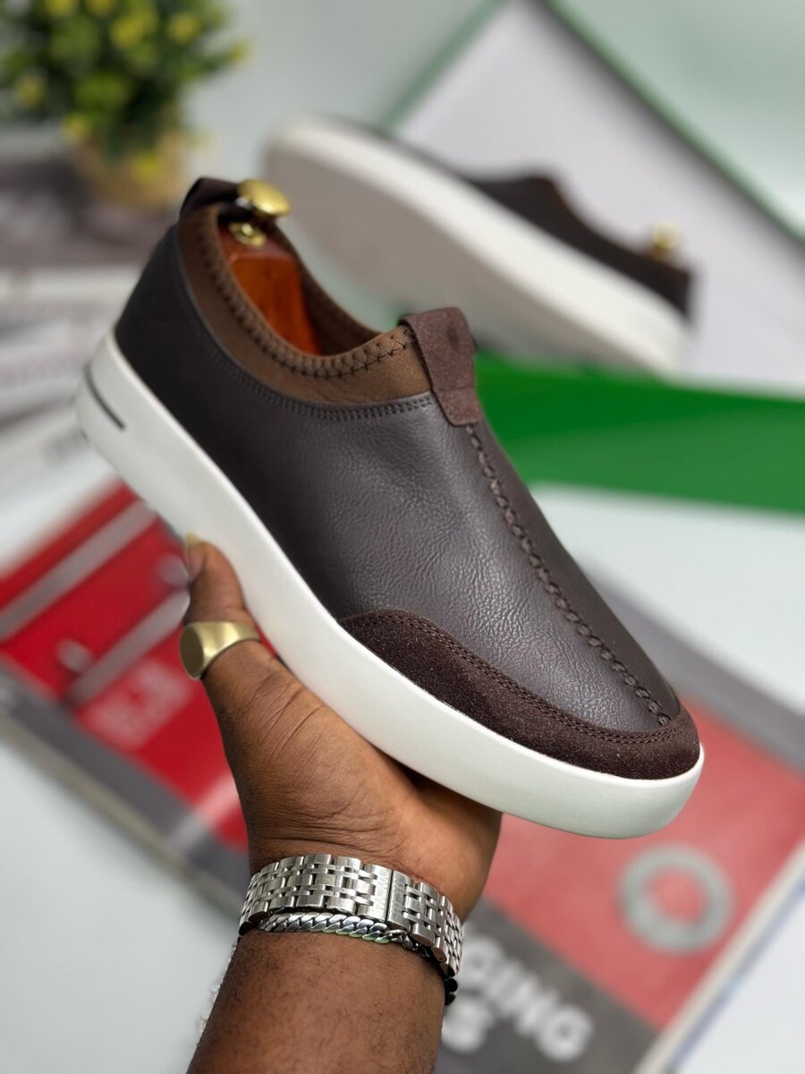 TIMBERLAND COFFE AND WHITE