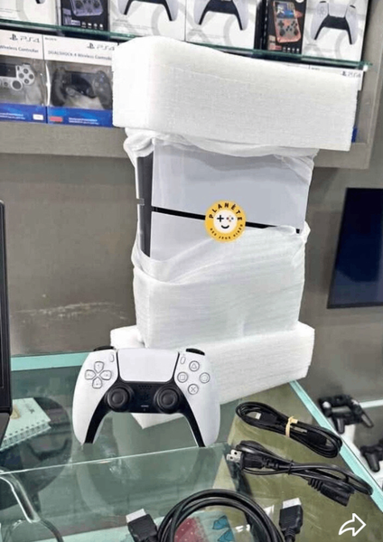 Console de jeu PS4 avec manette