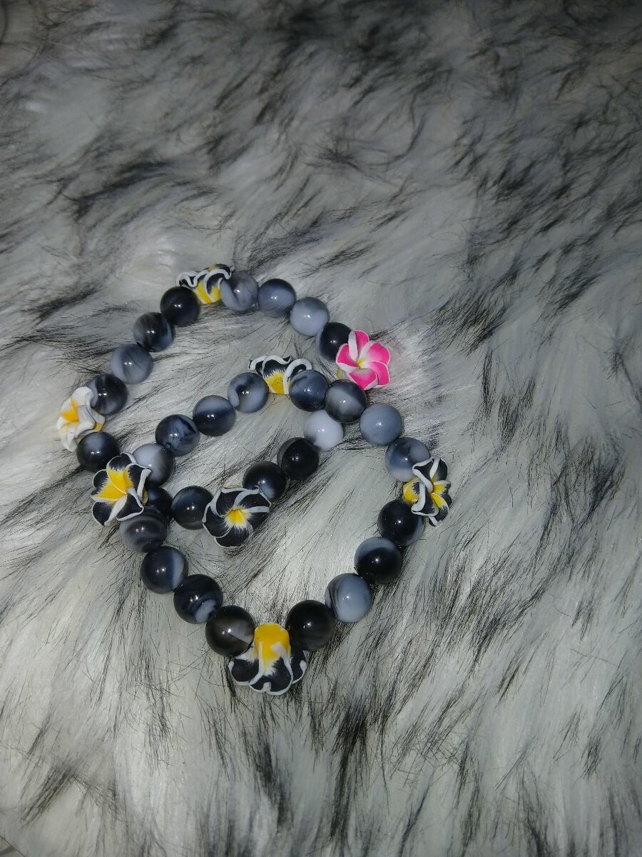 Bracelet perles en fleurs