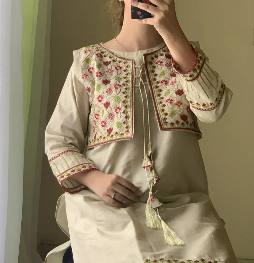 *Cotton Embroidery Shirt + 2 Side Embroidery Kotti With Free Size Flapper*