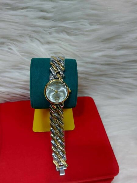 Luxe montre femme élégante