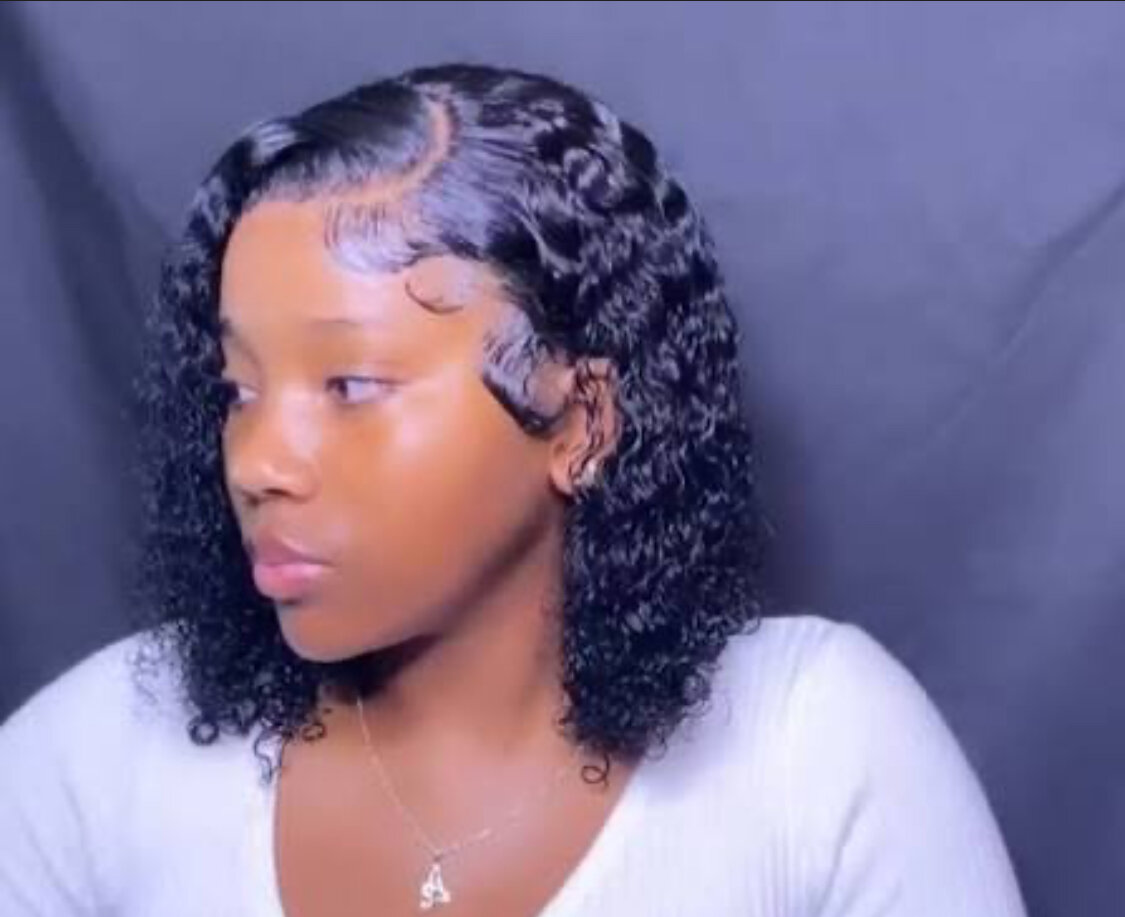 Perruque bouclée synthétique