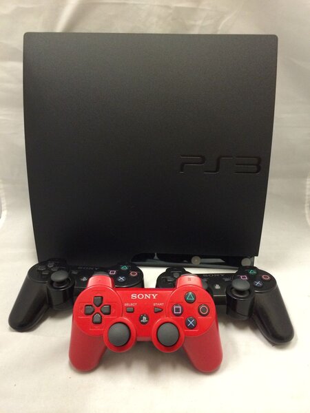 Sony PS3 Slim avec Manettes