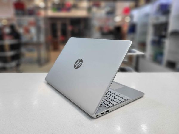 HP Laptop 15s-fq5299nia