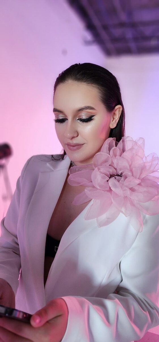 Брошь в виде цветка