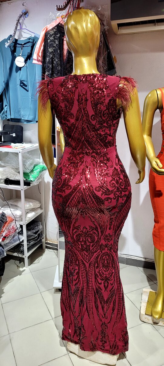 Robe longue élégante à sequins