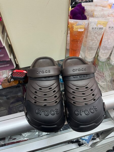 Crocs marron noir