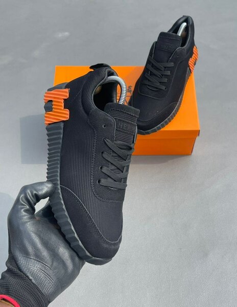 Sneakers noires élégantes homme