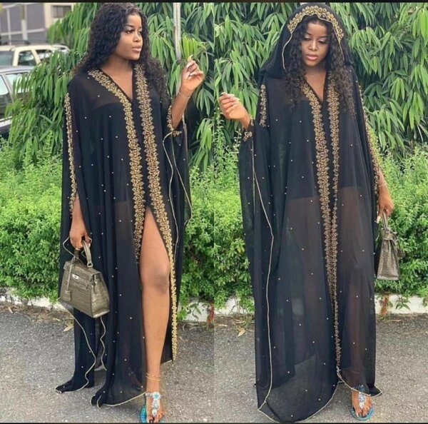 Caftan élégant noir doré