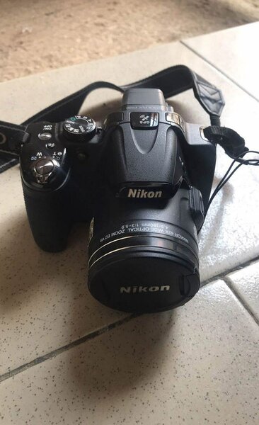 Appareils photo Sony et Nikon