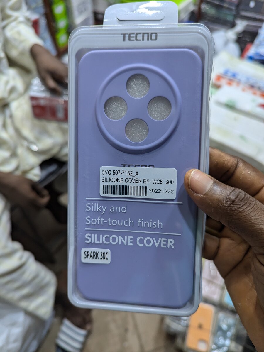 FOURO PROTÈGE GOOGLE, SAMSUNG IPHONE NOHTING