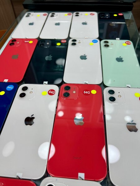 iPhone 12 64G quasi neuf