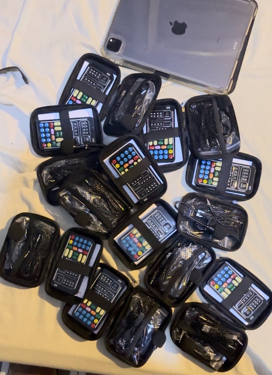 I9 voice changer  male to female + all accessories