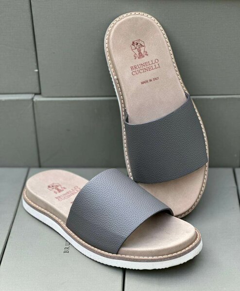 Sandales en cuir moderne