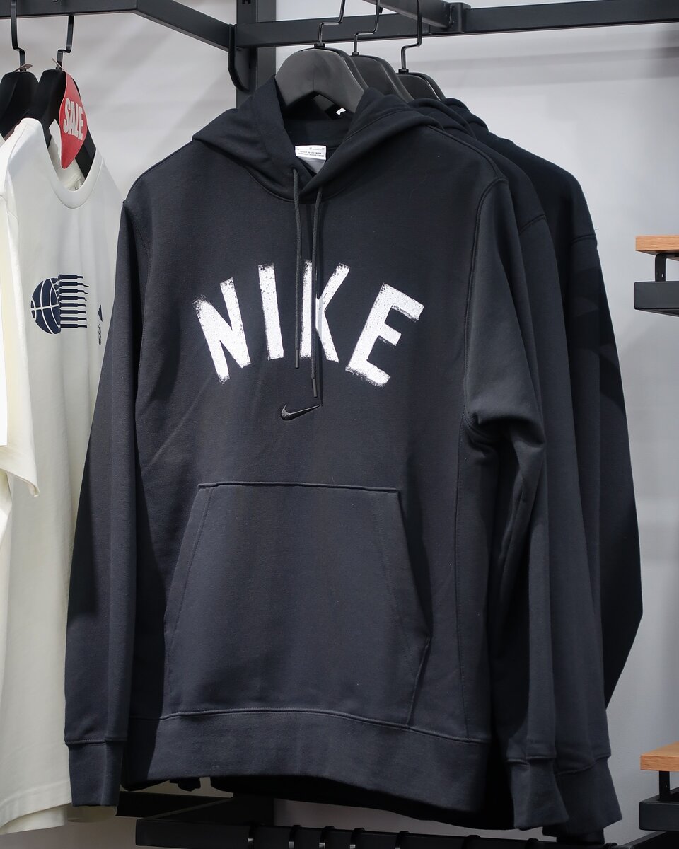Черная толстовка Nike