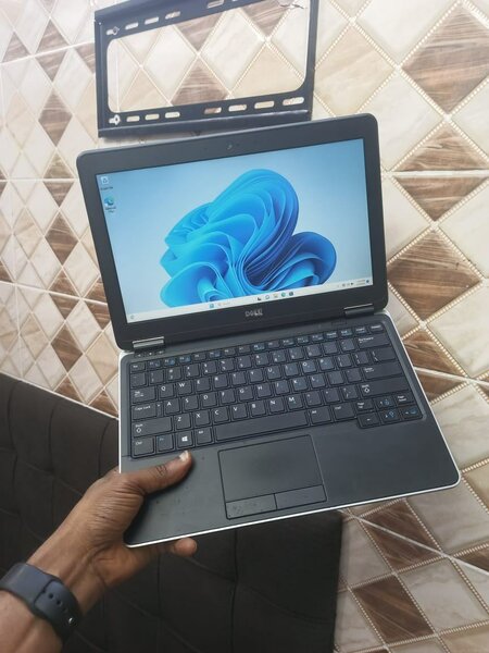 DELL latitude E7270 core i5