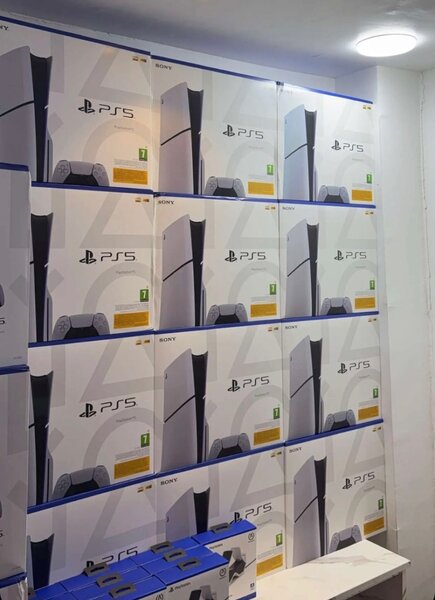 PS5 SLIM STANDARD DISC EDITION