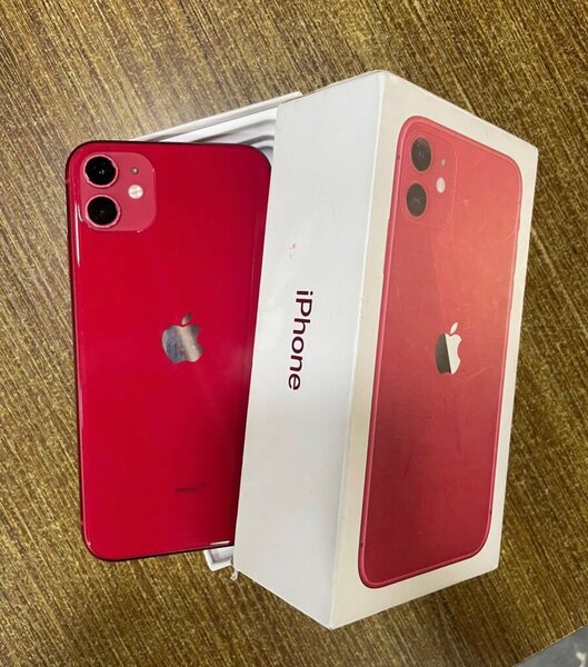 iPhone rouge 64Go bon état