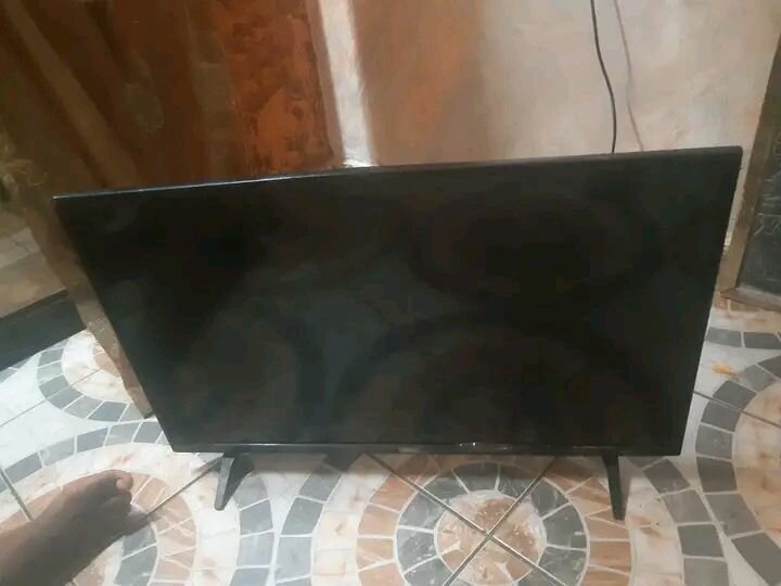 Téléviseur LED 32 pouces