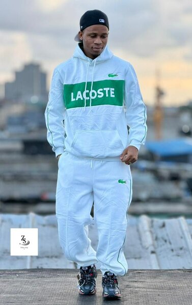 Ensemble Lacoste confortable