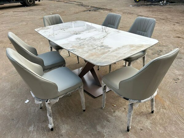 Table de salle à manger élégante