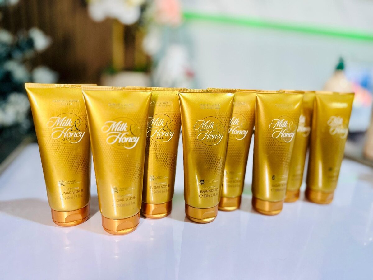 Milk & Honey Gold Smoothing Sugar Scrub