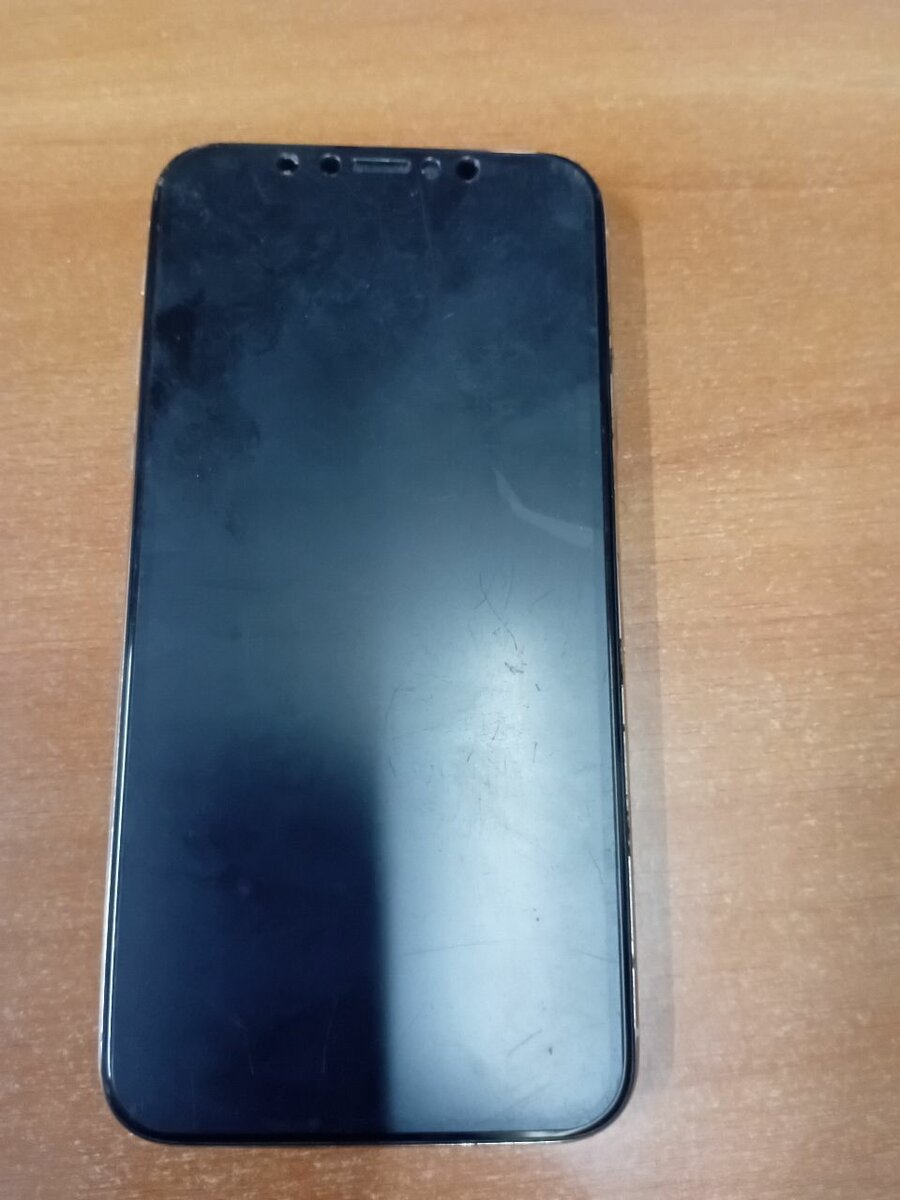 iPhone X avec écran fissuré